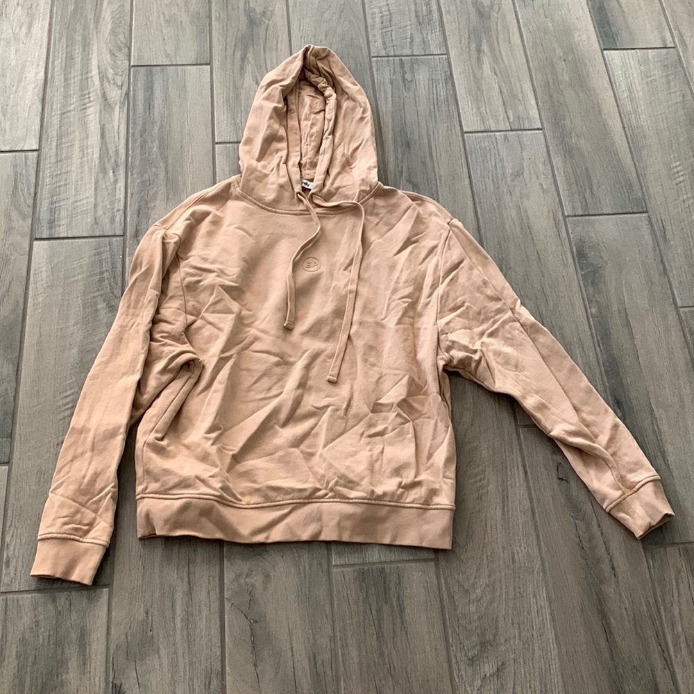 Ena Pelly tan sweatshirt